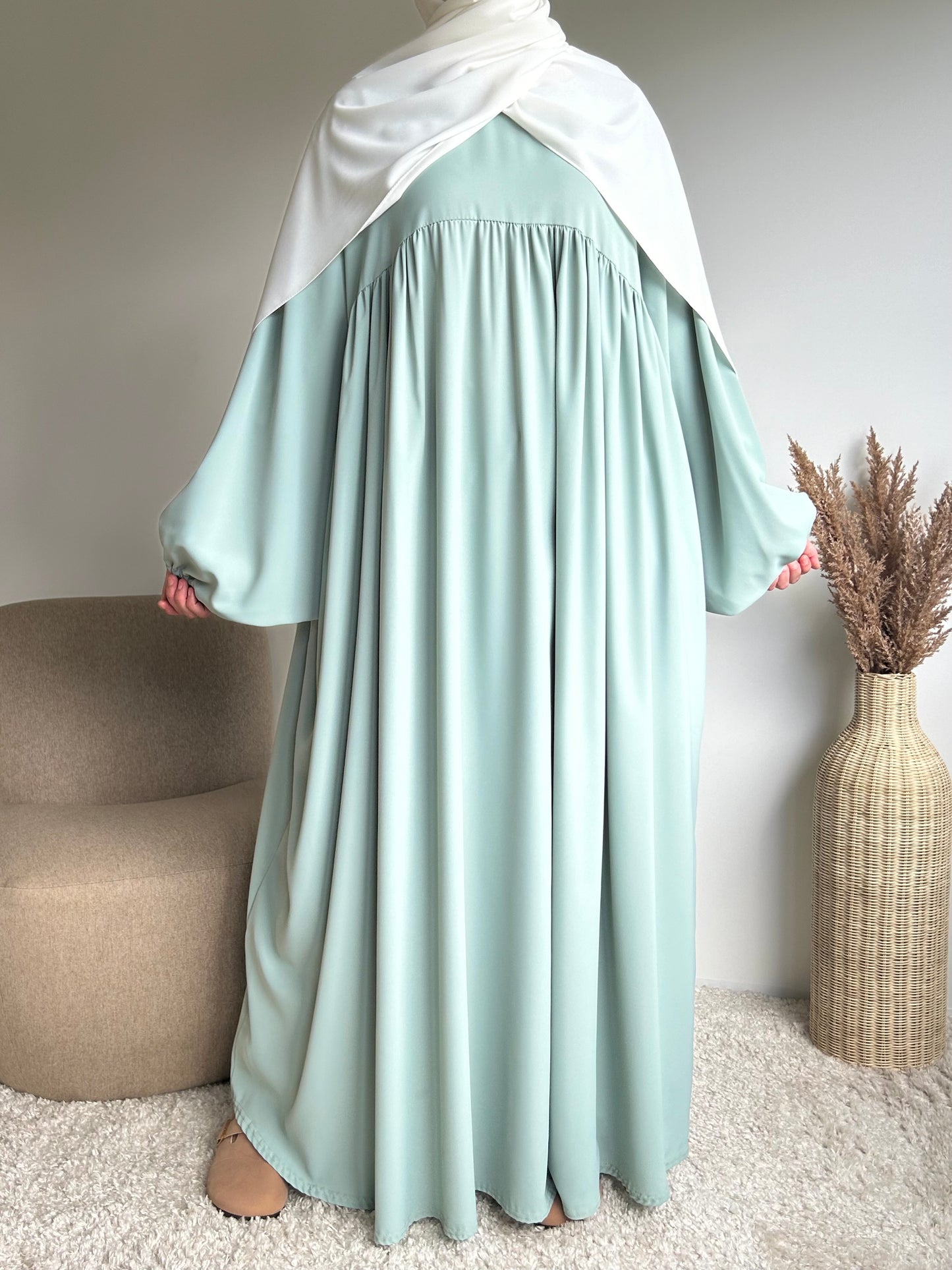 Medina silk puff sleeve abaya