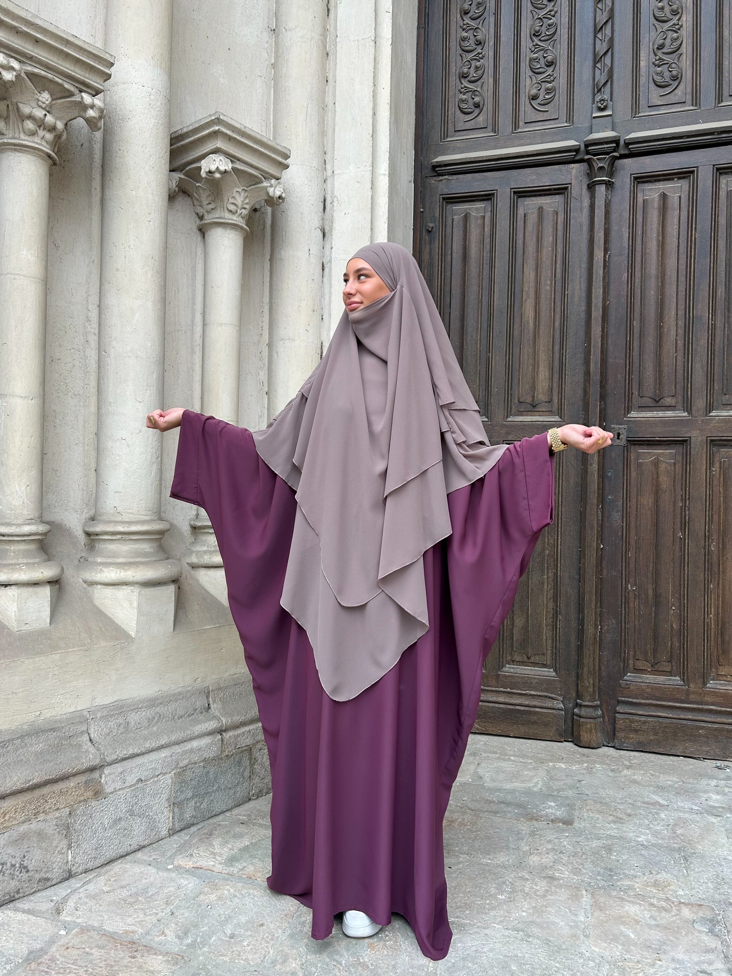 Abaya saoudienne Dina