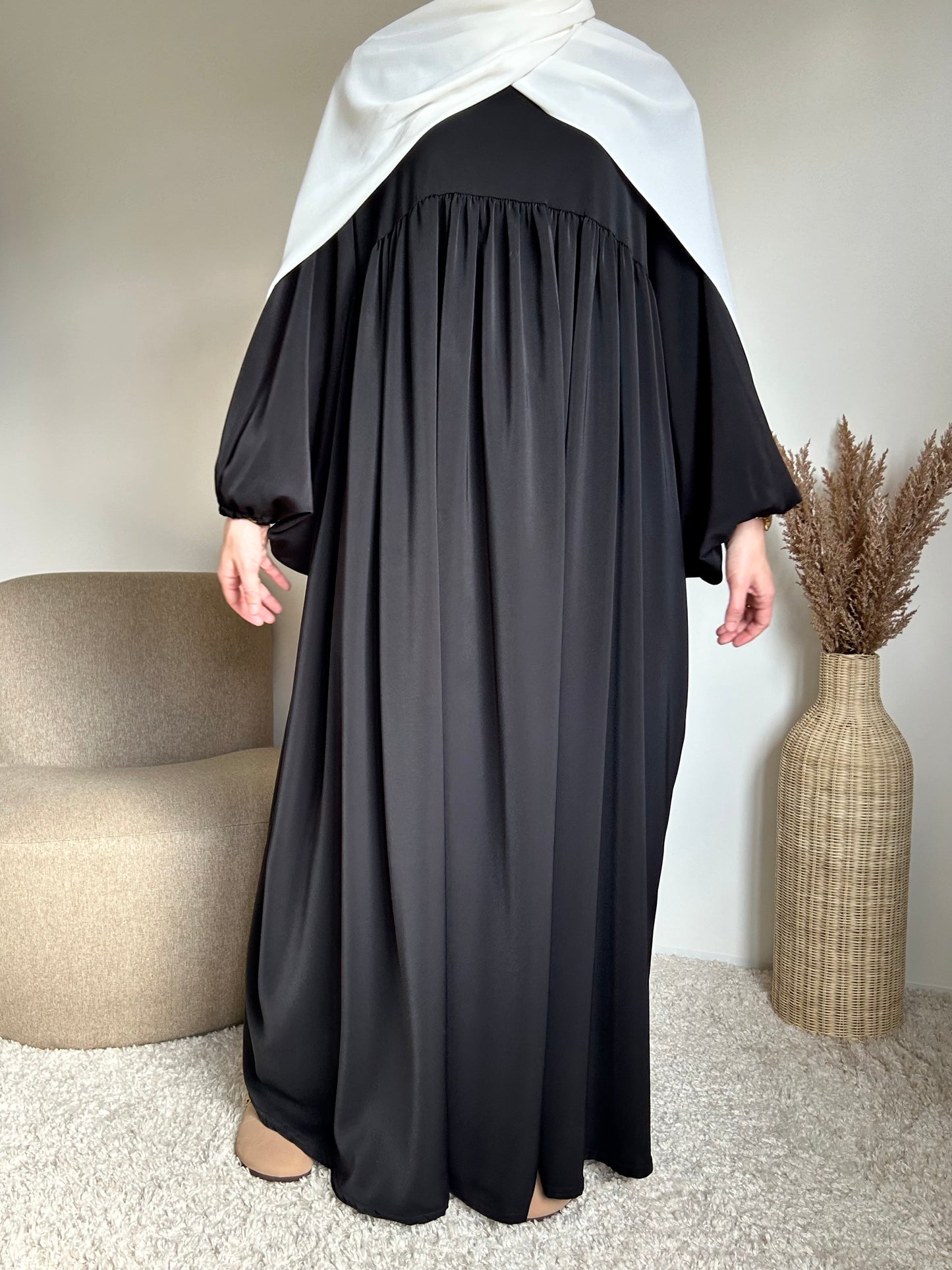 Medina silk puff sleeve abaya