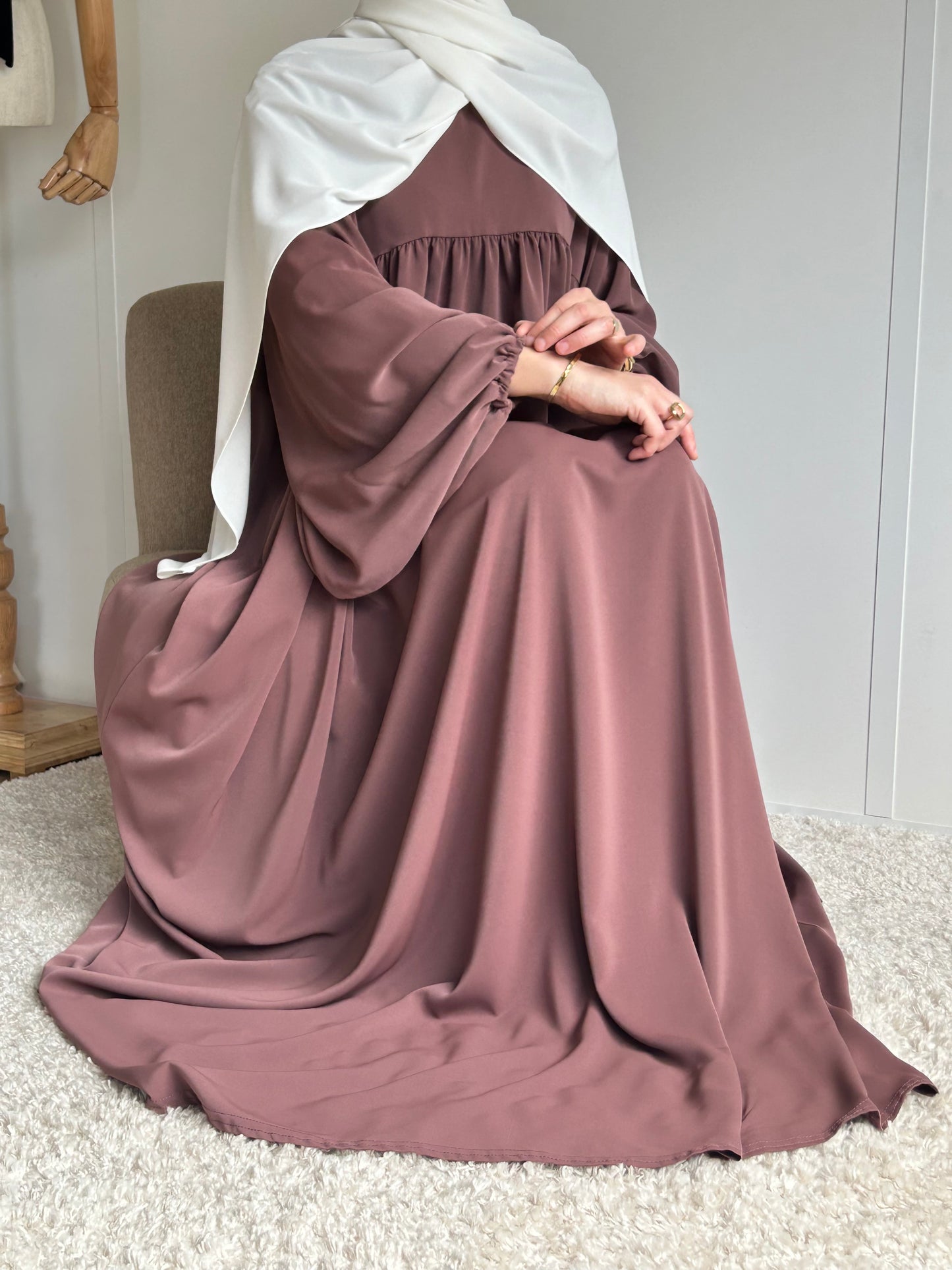 Medina silk puff sleeve abaya