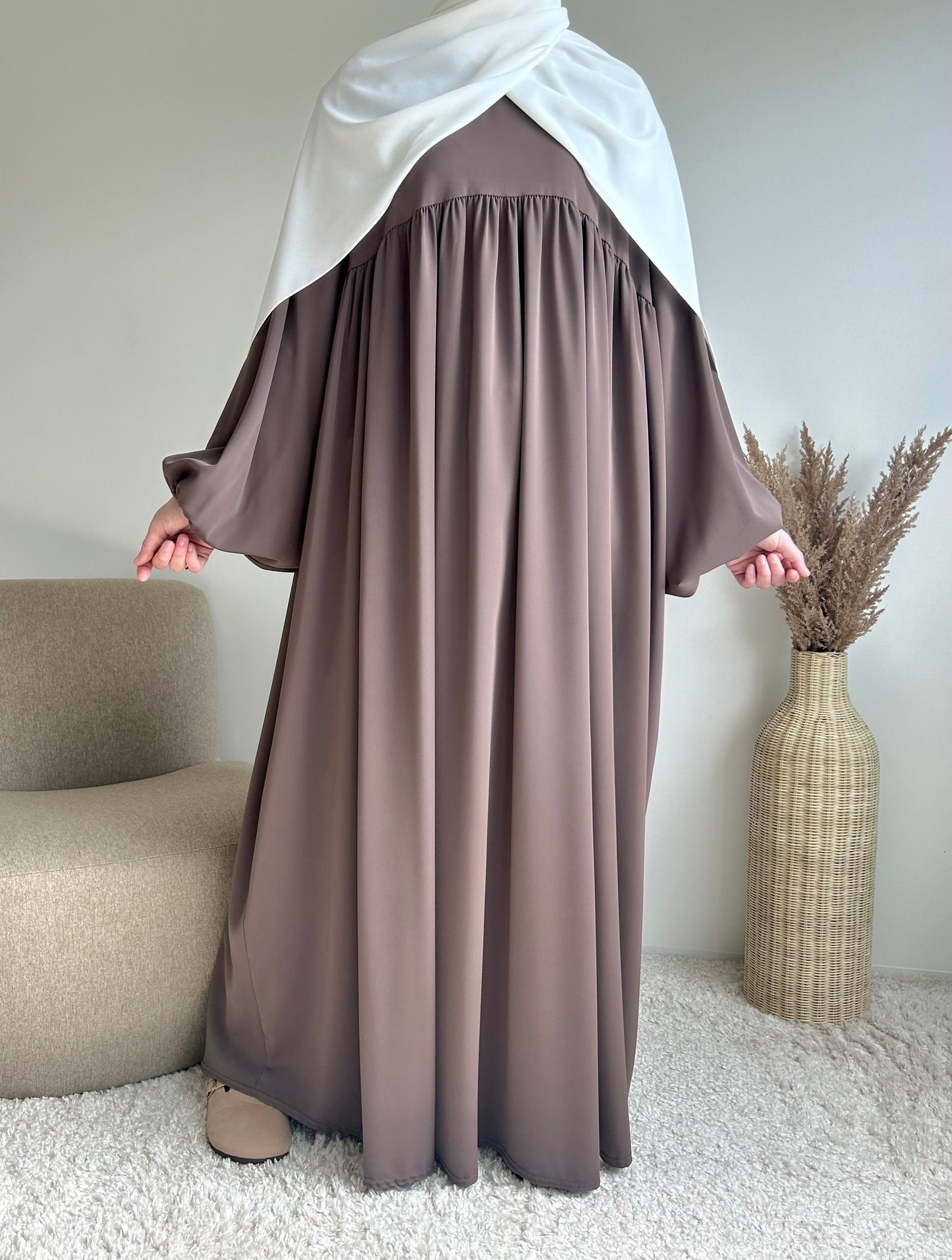 Medina silk puff sleeve abaya