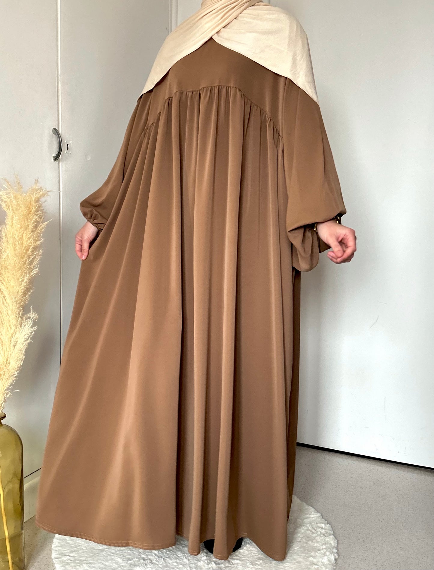 Medina silk puff sleeve abaya