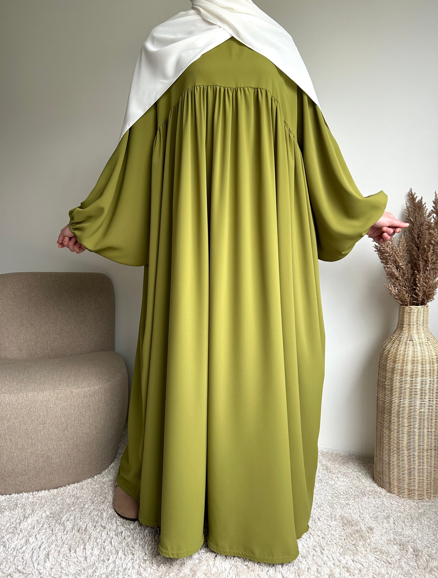 Medina silk puff sleeve abaya