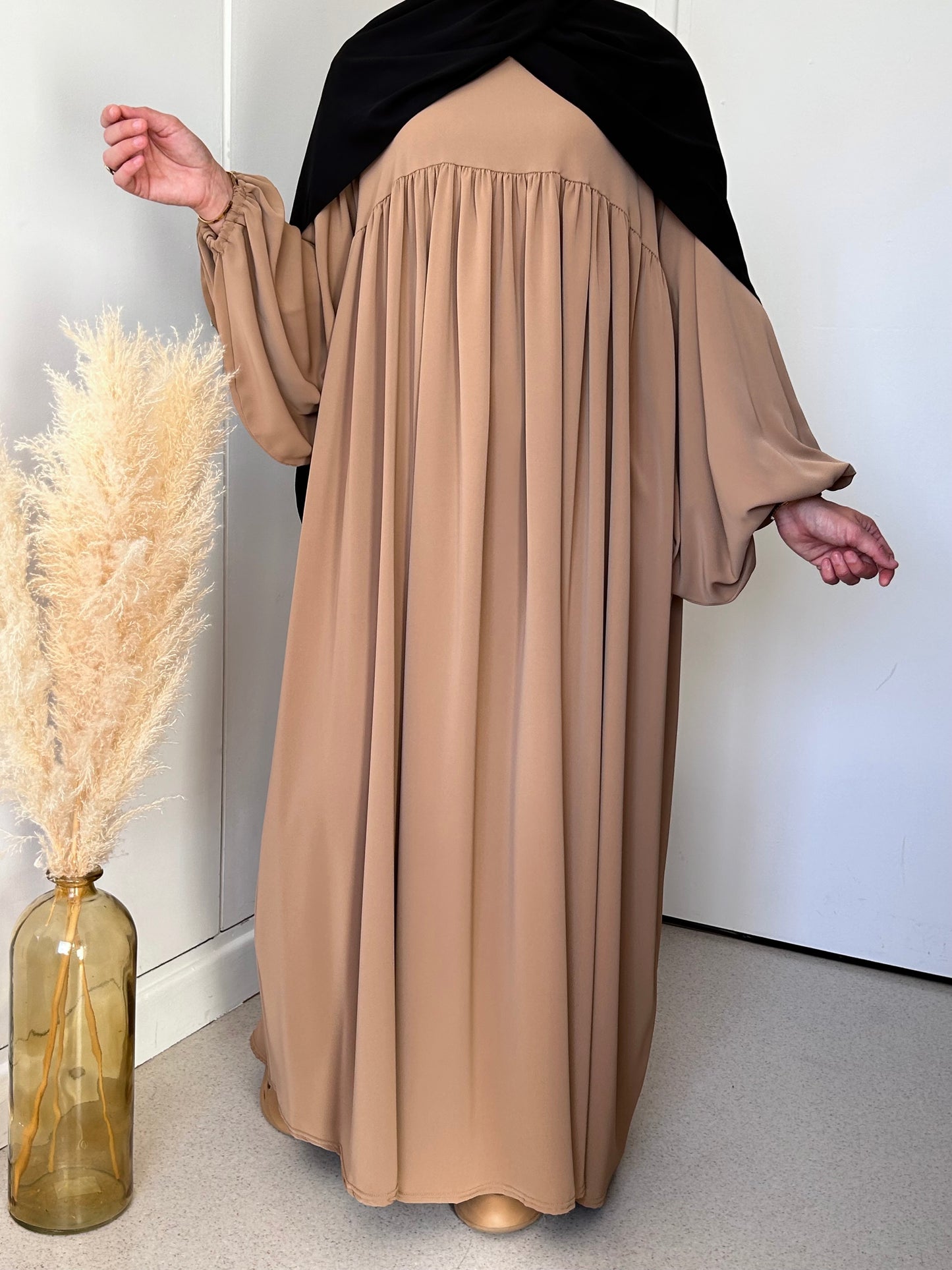 Medina silk puff sleeve abaya