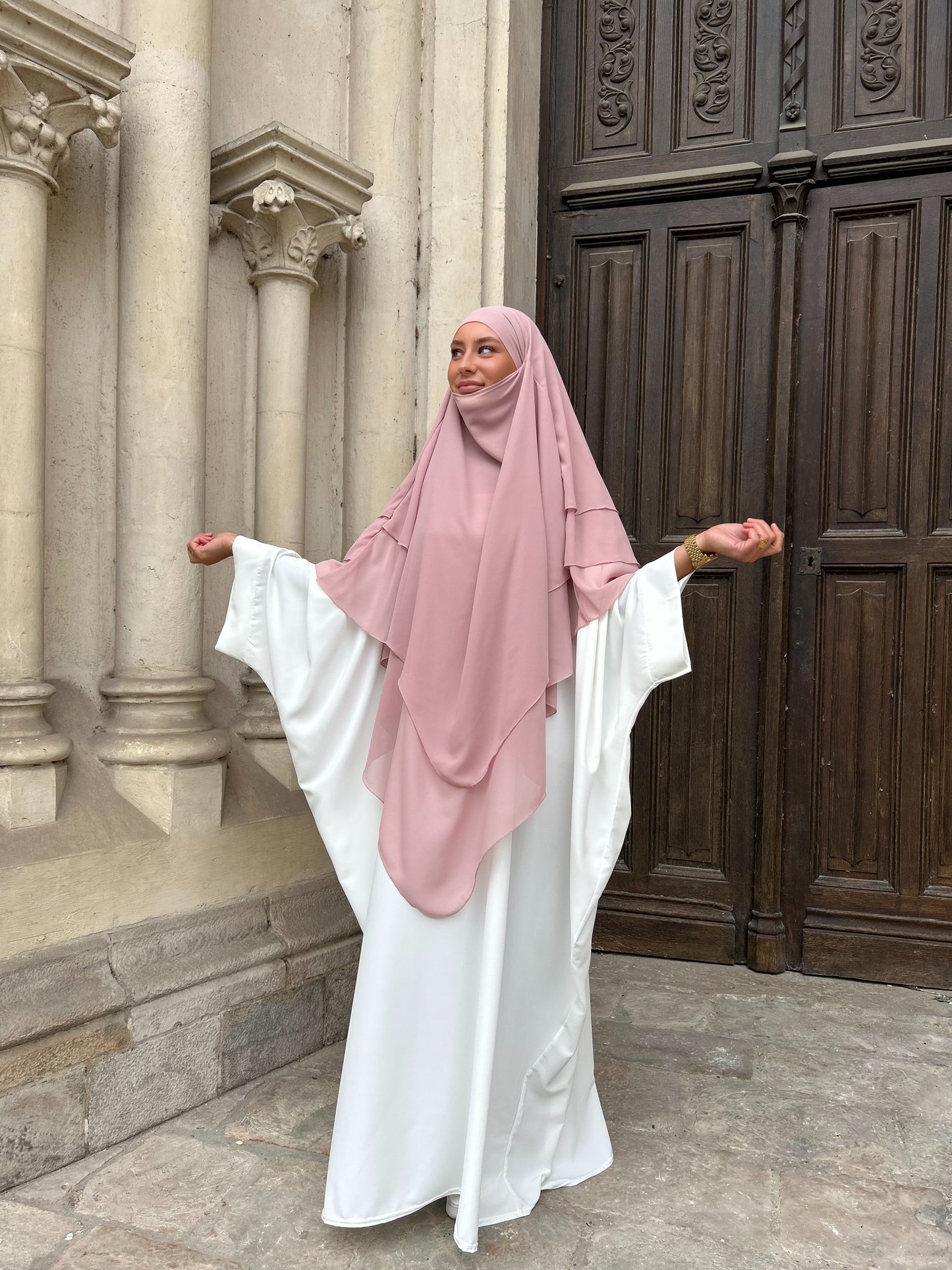 Abaya saoudienne Dina