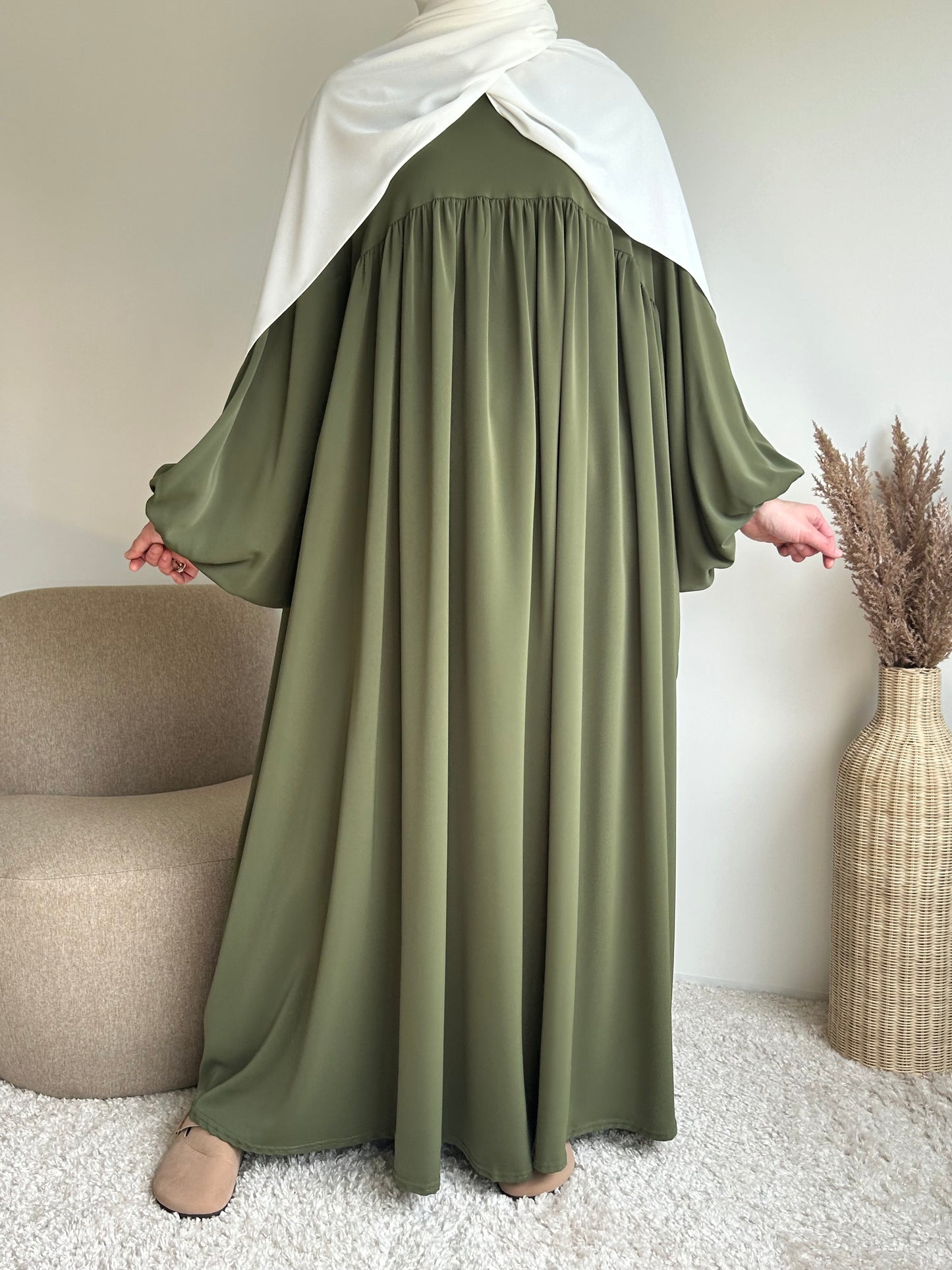 Medina silk puff sleeve abaya