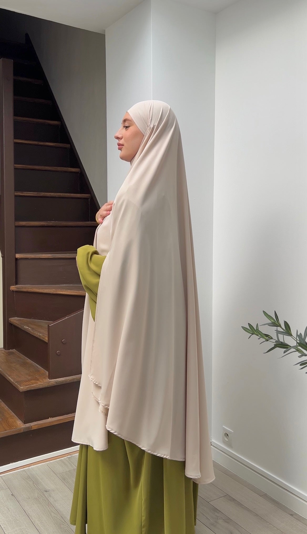 Maxi khimar à fentes soie de Médine beige