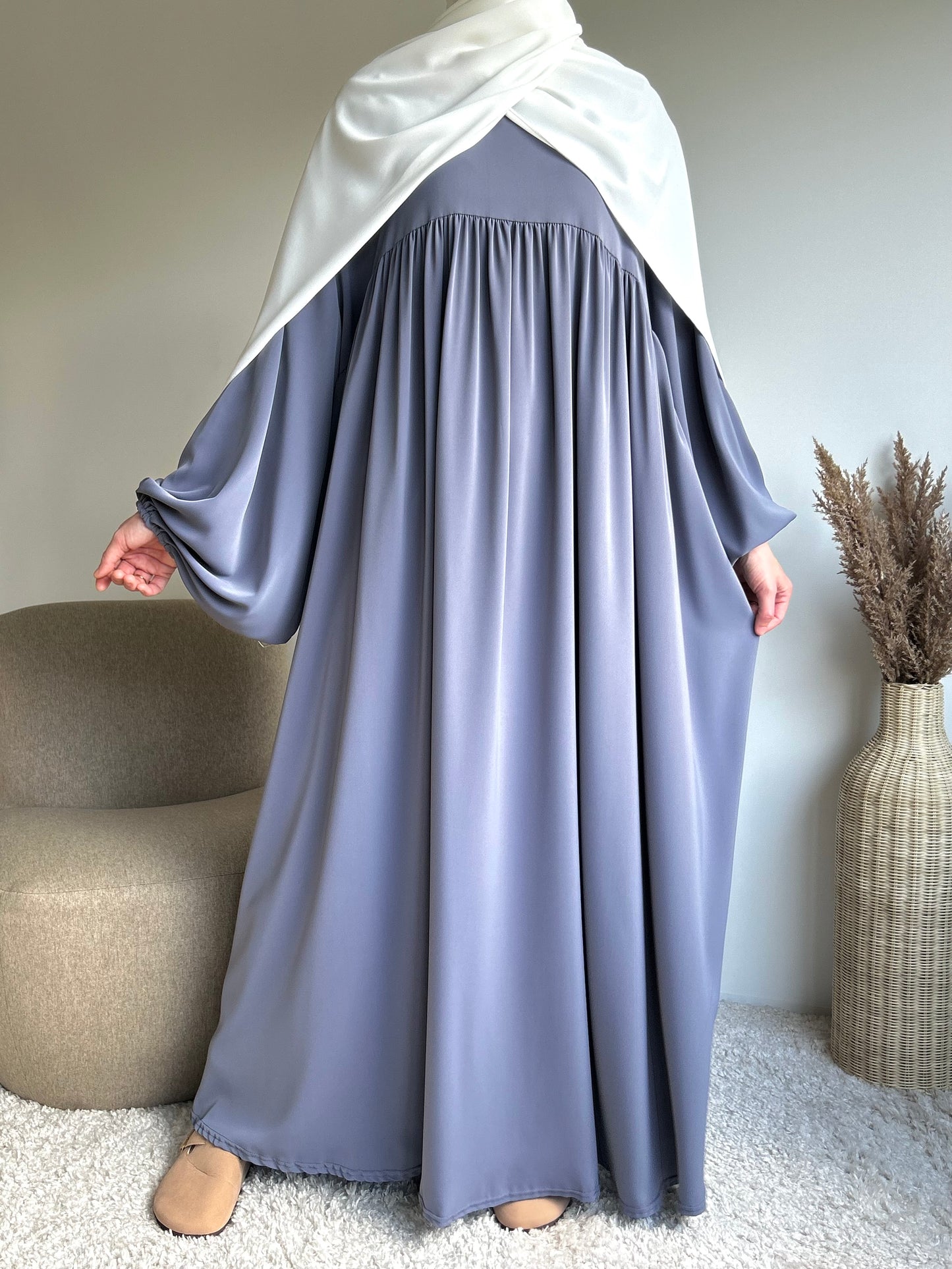 Medina silk puff sleeve abaya