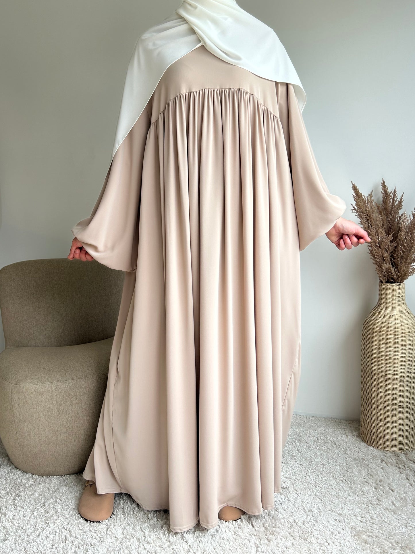 Medina silk puff sleeve abaya