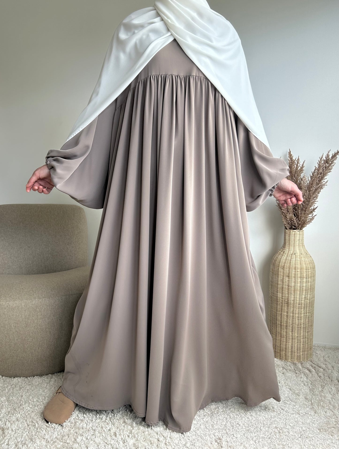 Medina silk puff sleeve abaya